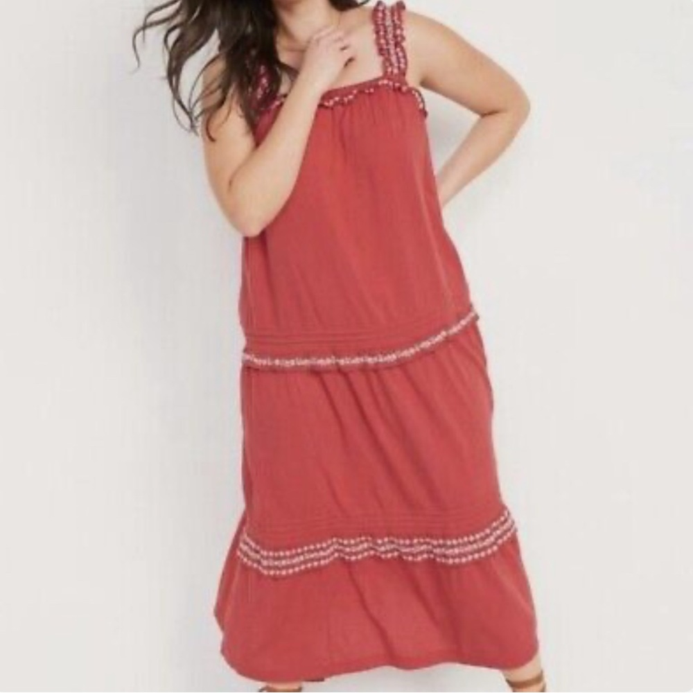 Old Navy Sleeveless Ruffle-Neck Embrodiered Tiered Midi Swing Dress Size M